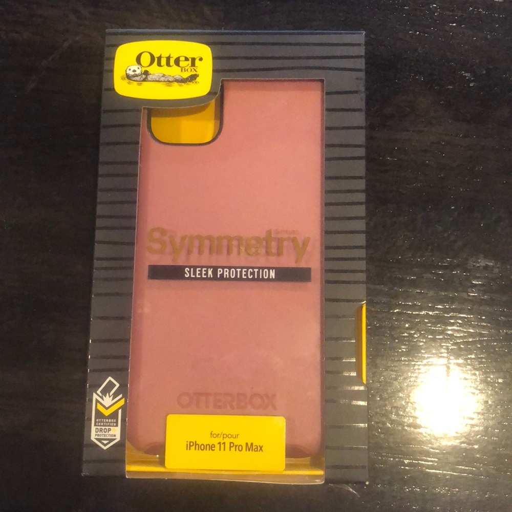 iPhone 11 Pro Max otter box
